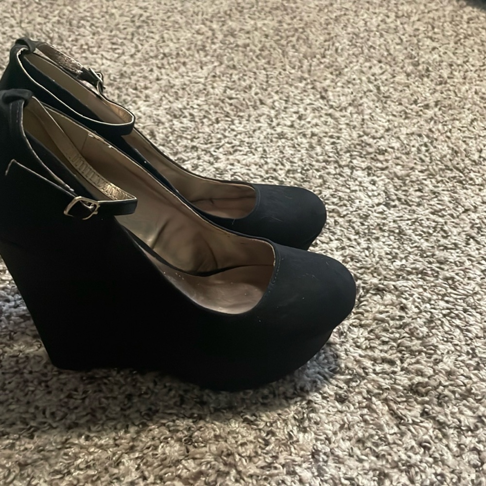 Qupid black wedges